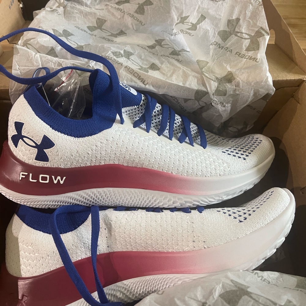 Brand New Women’s sz 8 UA Flow Velocity SE DS. 3025987-100